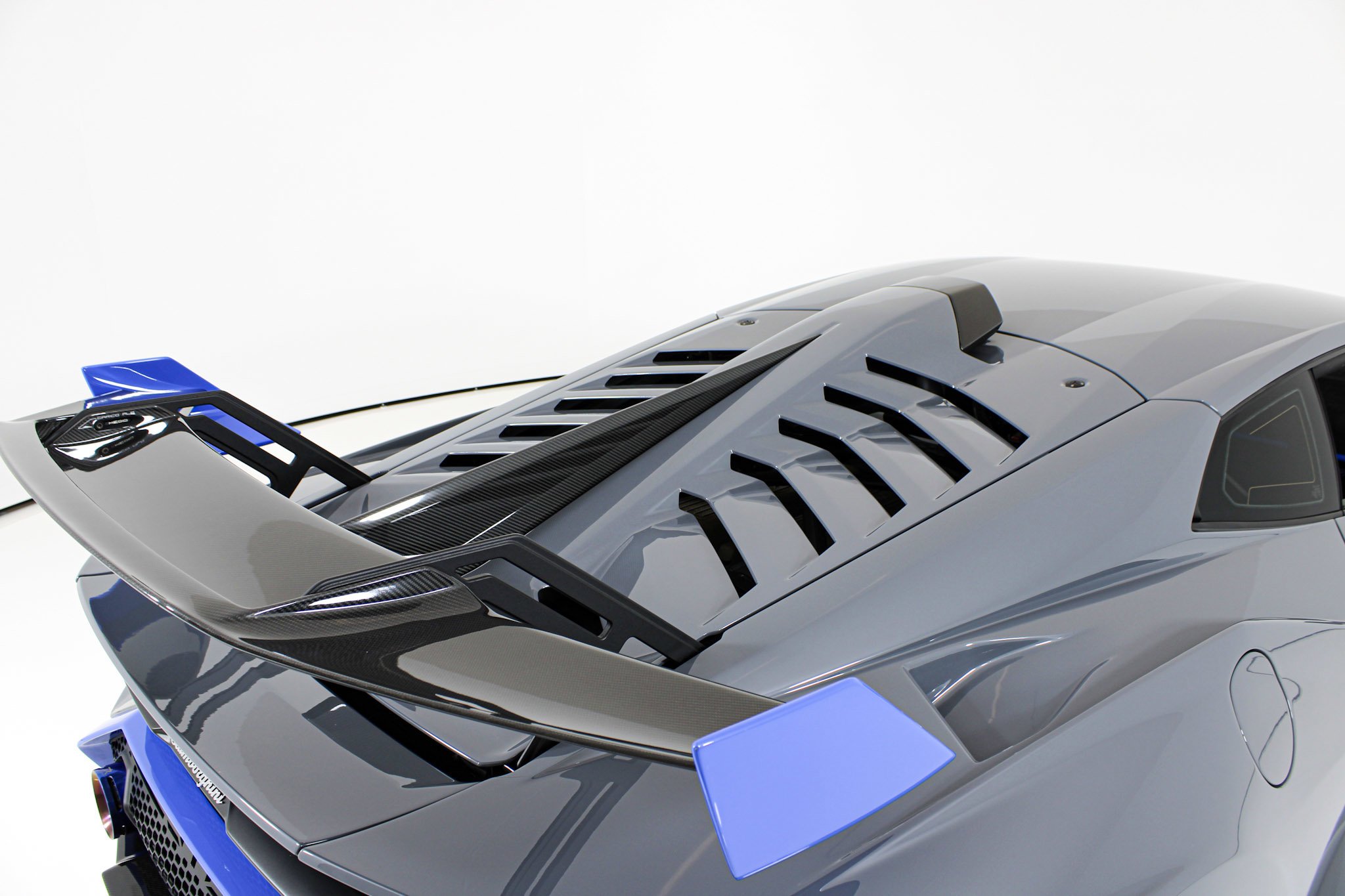 Used 2023 Gray Lamborghini  image 8