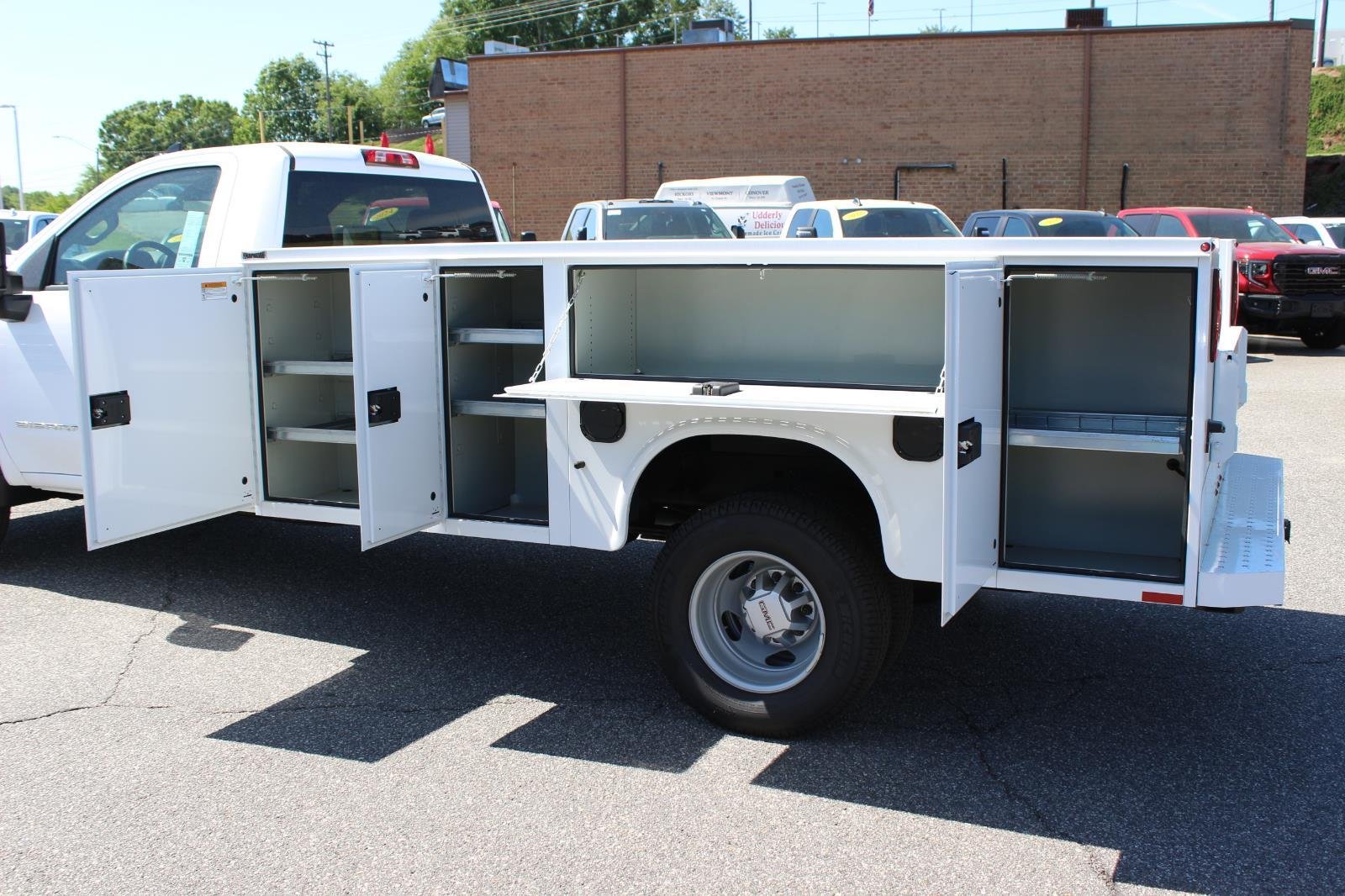 New 2026 Summit White GMC Pro image 11