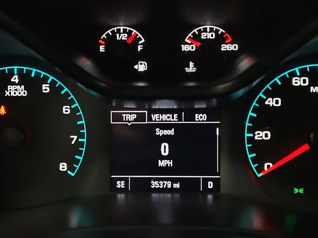 Used 2022 Summit White GMC 4WD Elevation image 18