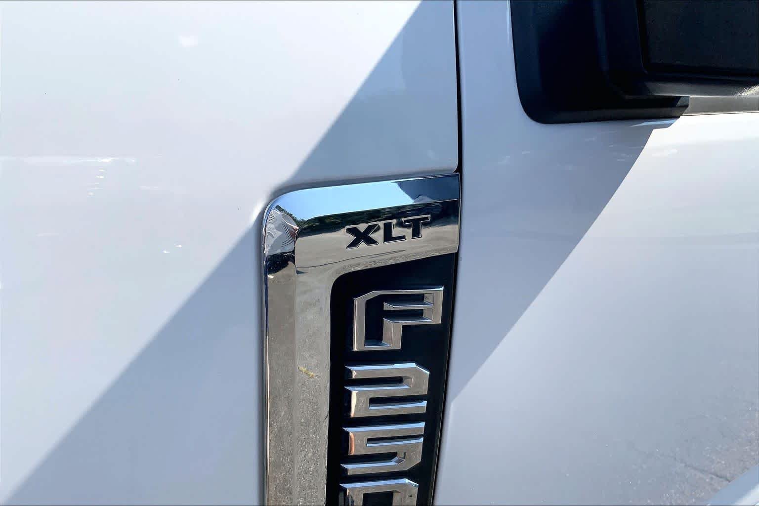 Used 2018 Oxford White Ford XLT image 9