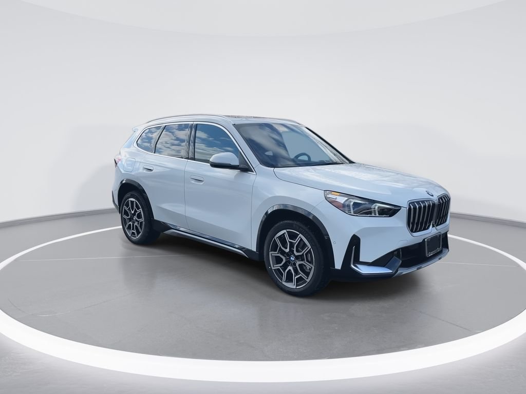 Used 2026 Alpine White BMW xDrive28i image 2