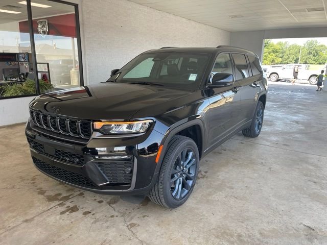 New 2026 Diamond Black Crystal Pearl-Coat Exterior Paint Jeep  image 2