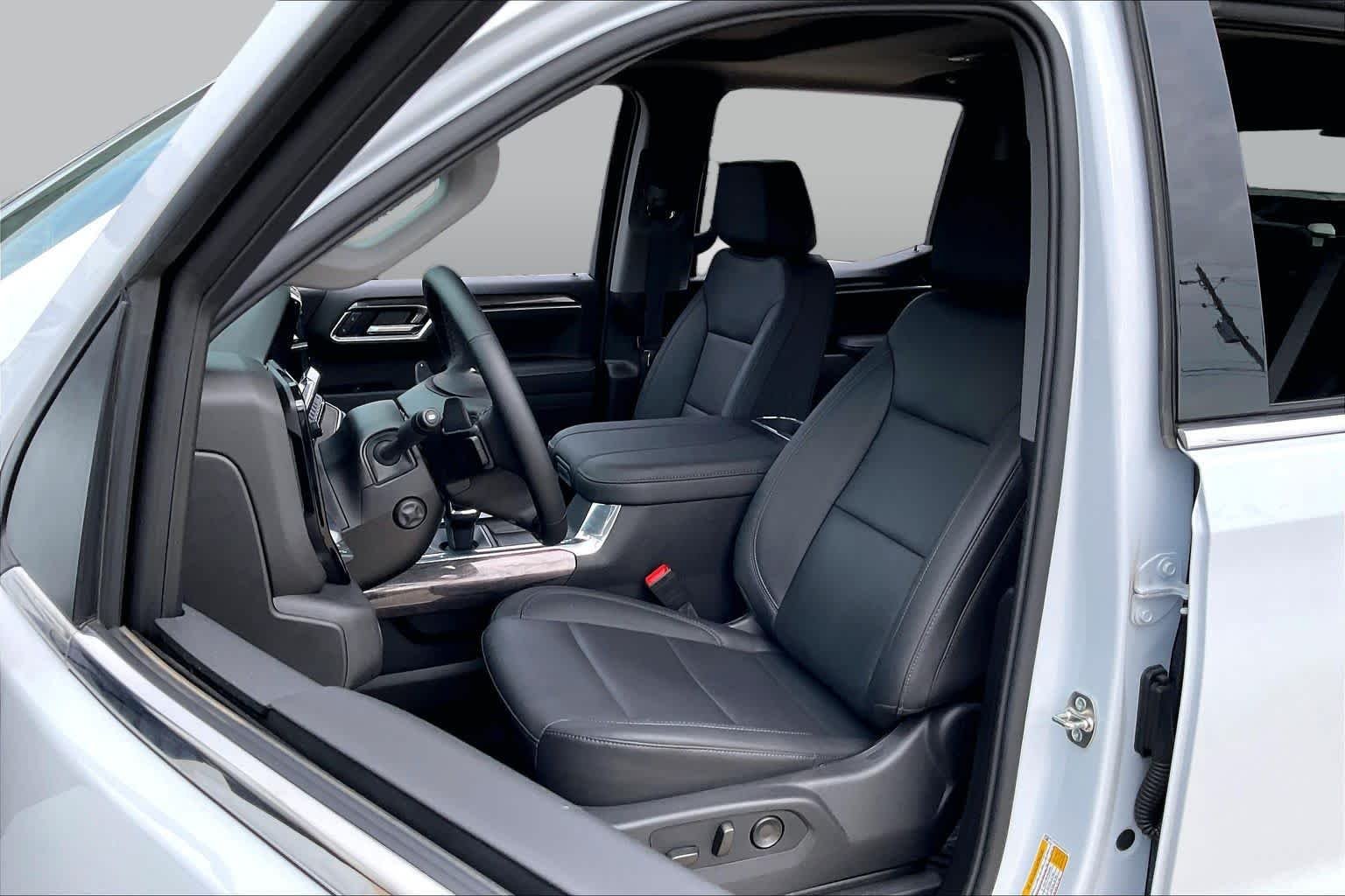 Used 2026 Polar White Tricoat Chevrolet LTZ image 8