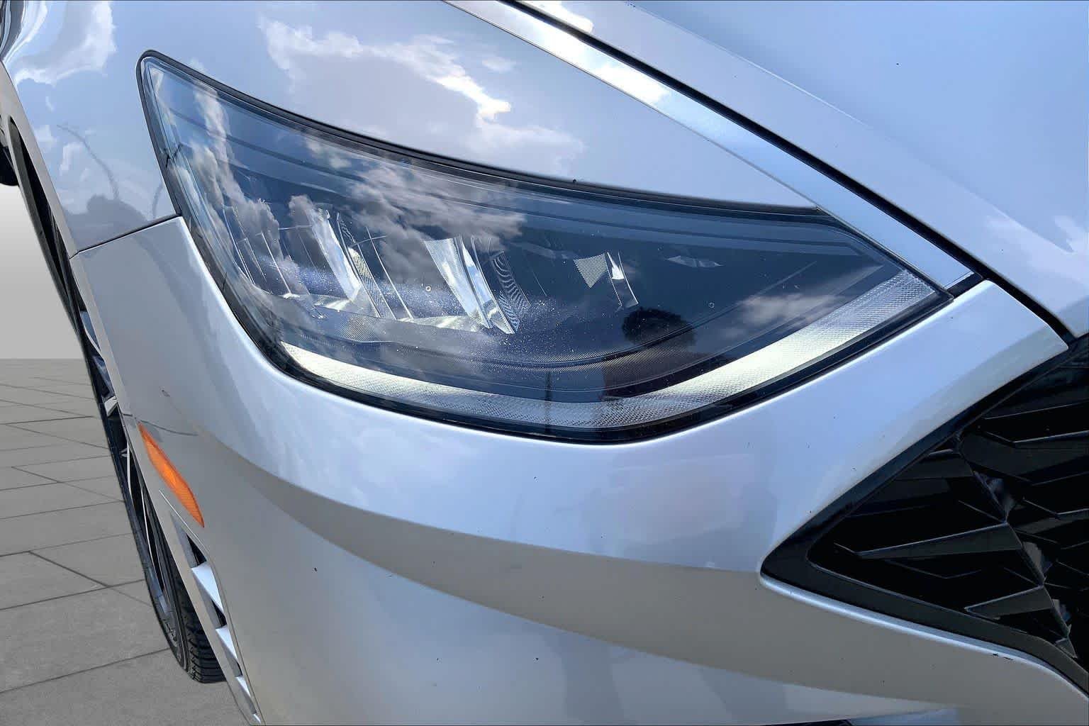 Used 2020 Shimmering Silver Pearl Hyundai SEL Plus image 27