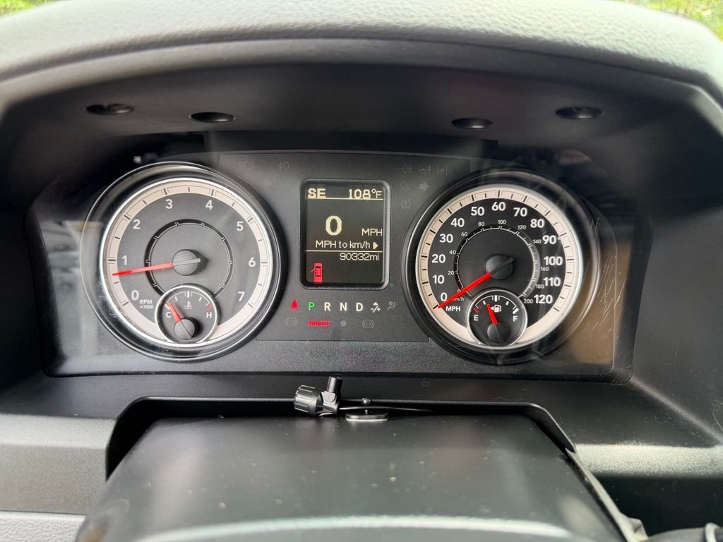 Used 2016 Bright White Clearcoat Ram SLT image 19