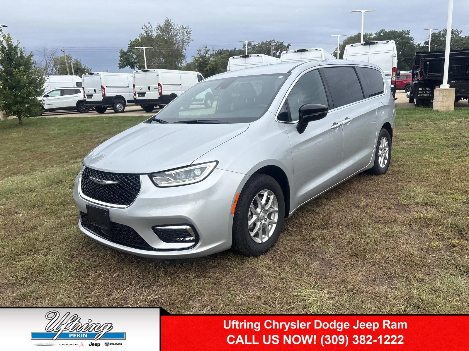 2026 Chrysler Pacifica Select