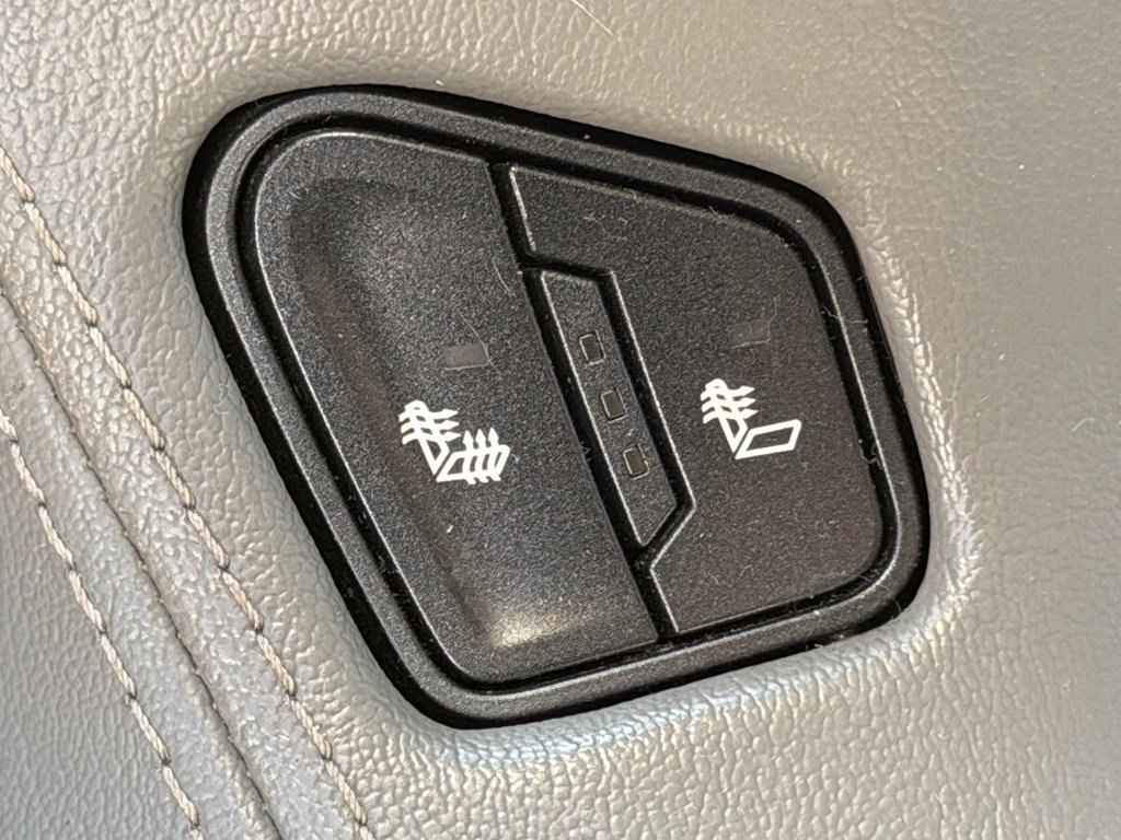 Used 2015 Silver Chevrolet LT image 21