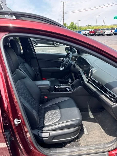 Used 2024 Red Kia X-Line image 11