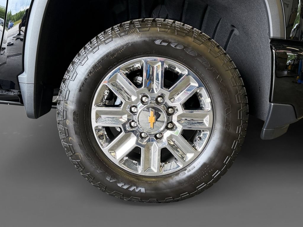 New 2026 Black Chevrolet High Country image 8