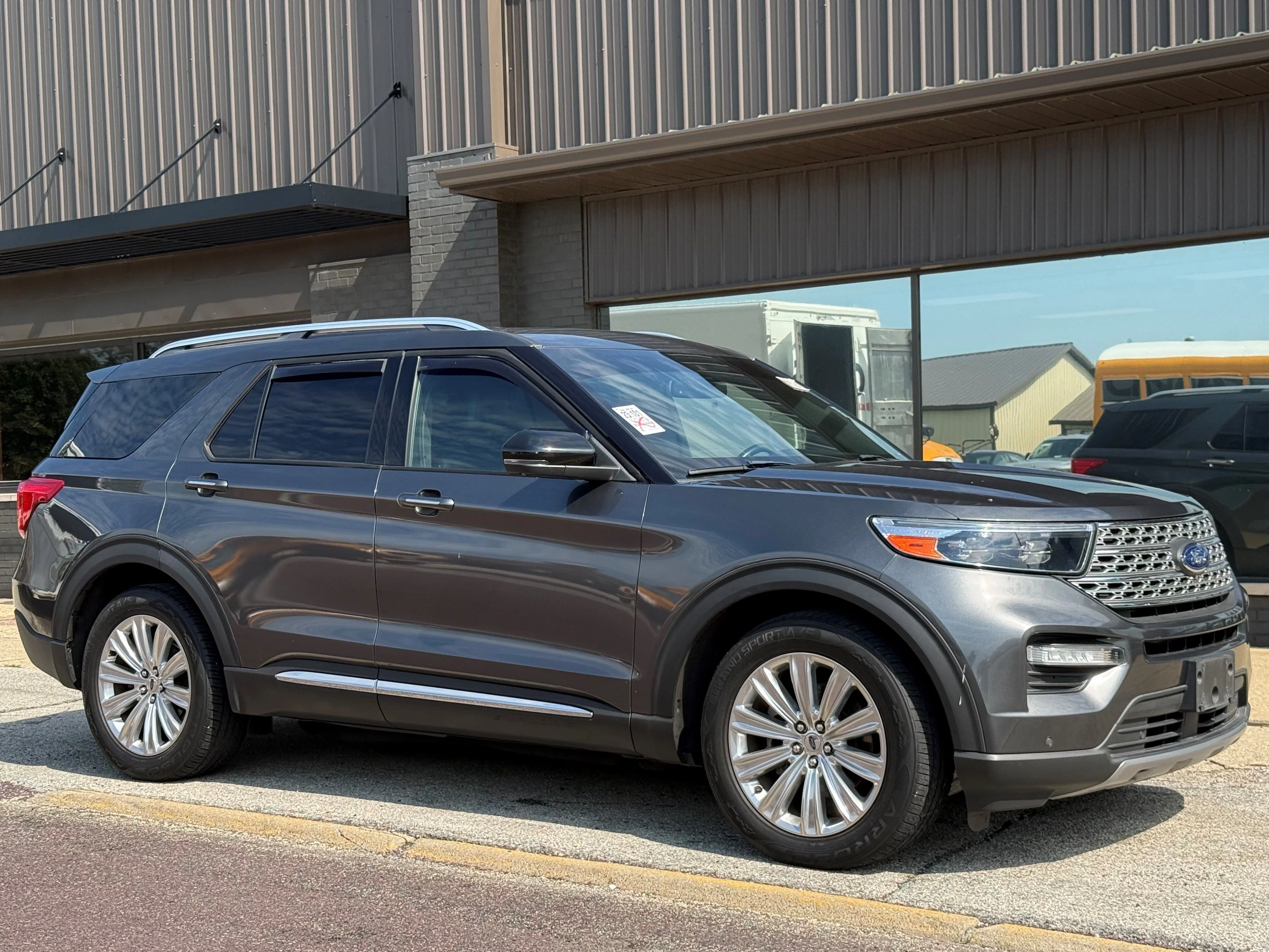 Used 2020 Magnetic Metallic Ford Limited image 3