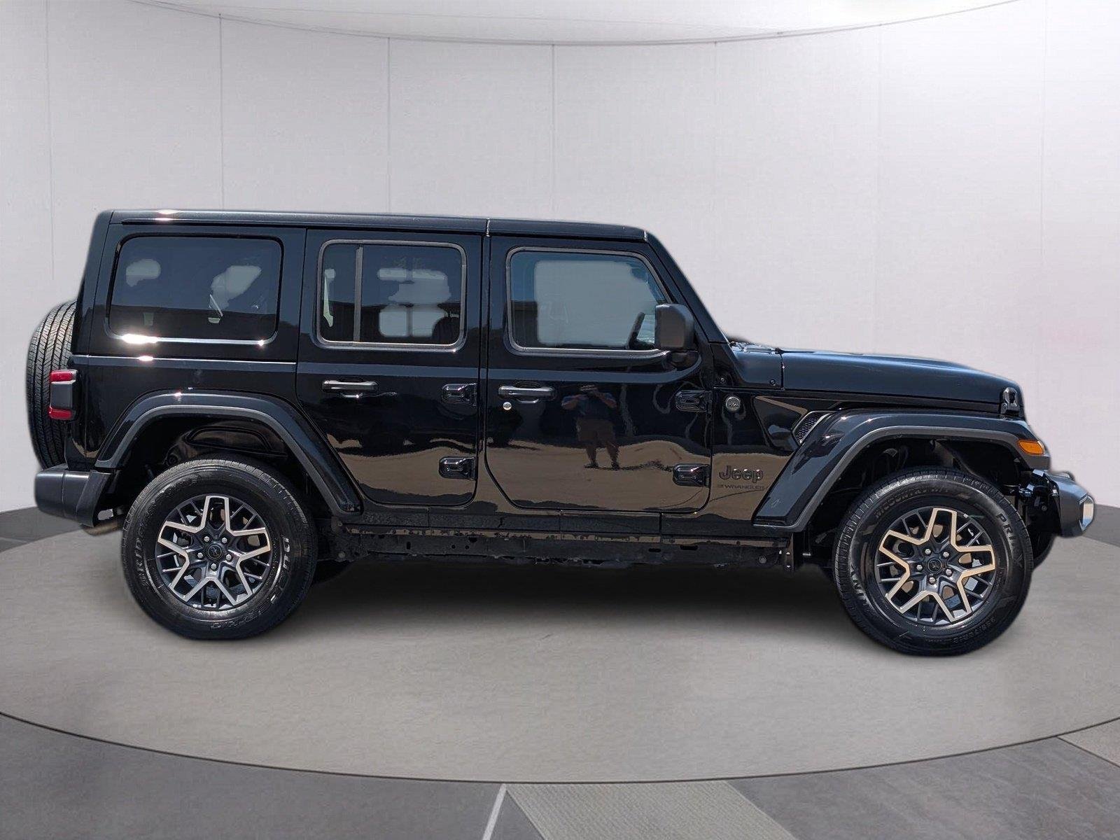 Used 2025 Black Clearcoat Jeep Sahara image 7