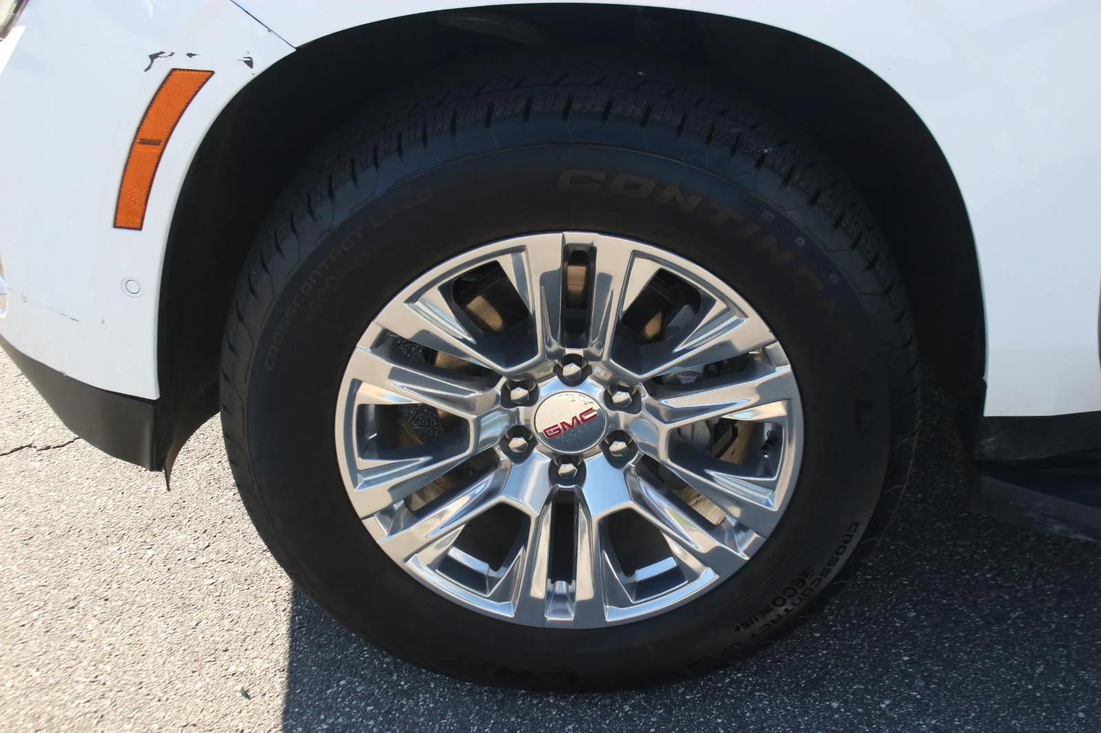 Used 2025 Summit White GMC Denali image 41