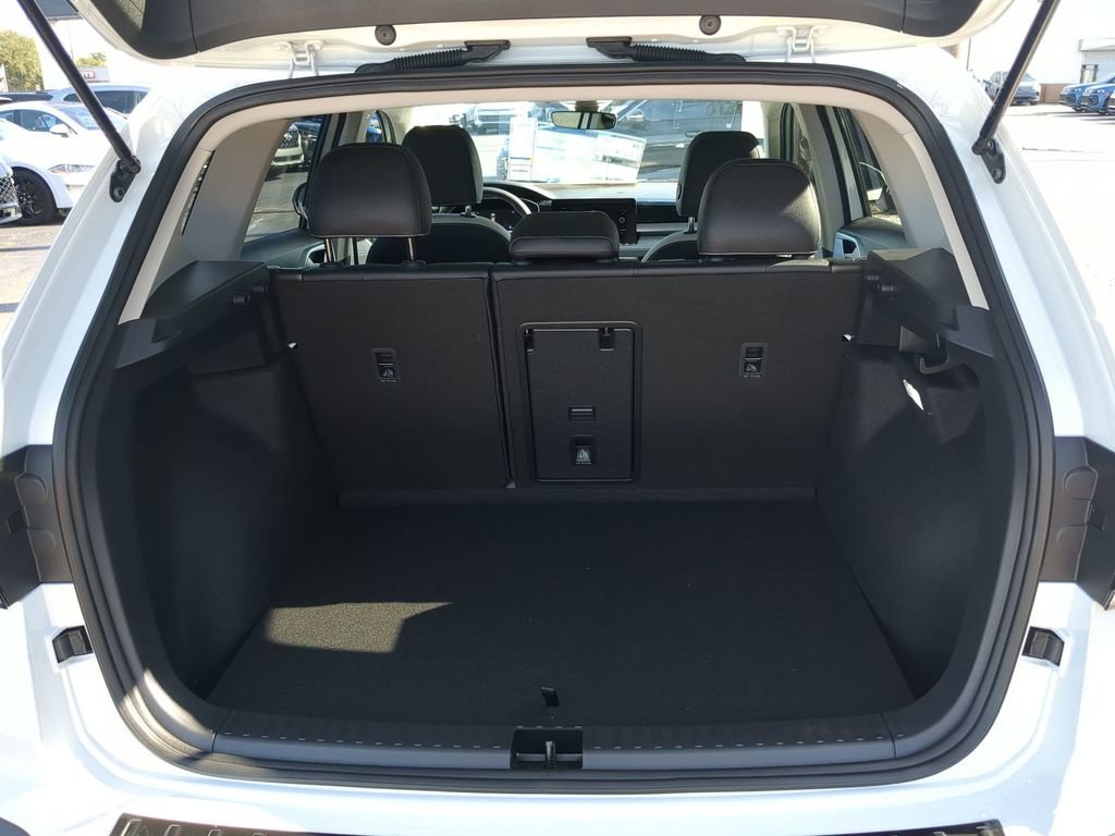 New 2026 White Volkswagen 1.5T SE image 9