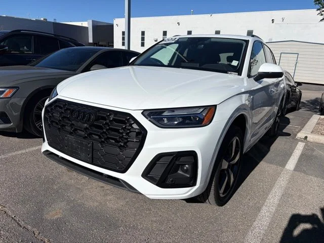 2023 Audi Q5 45 Premium Plus's photo