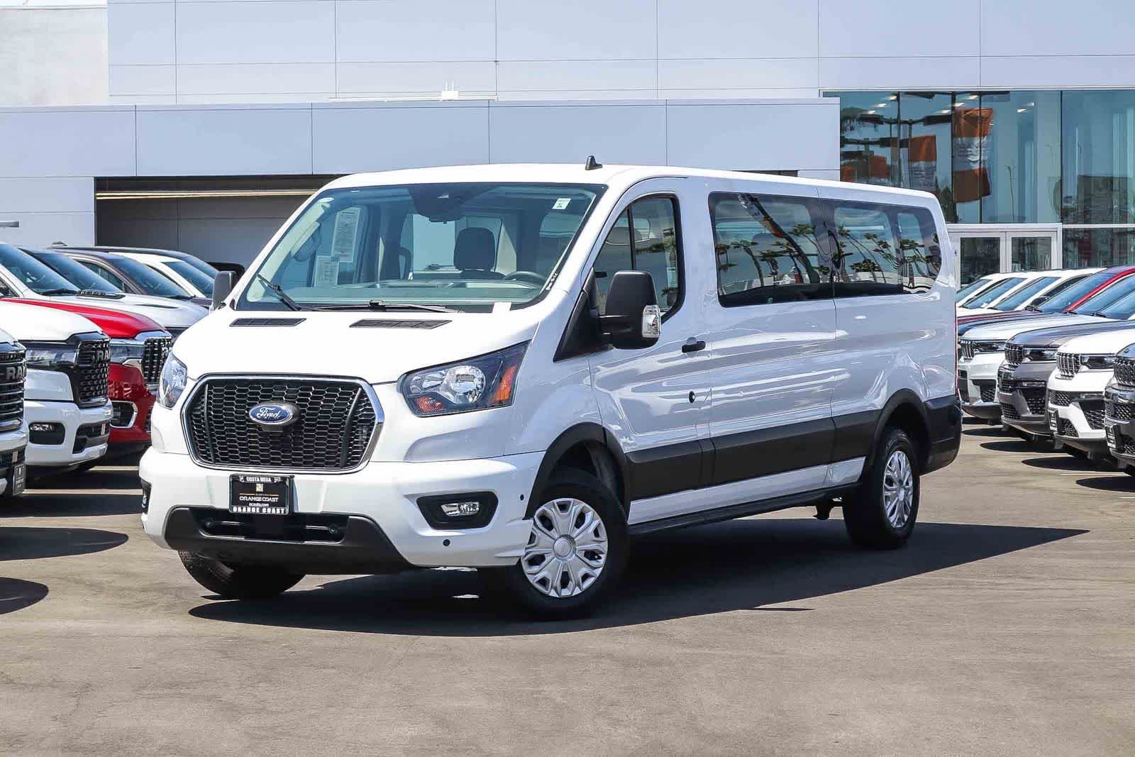 2024 Ford Transit Passenger Wagon XLT