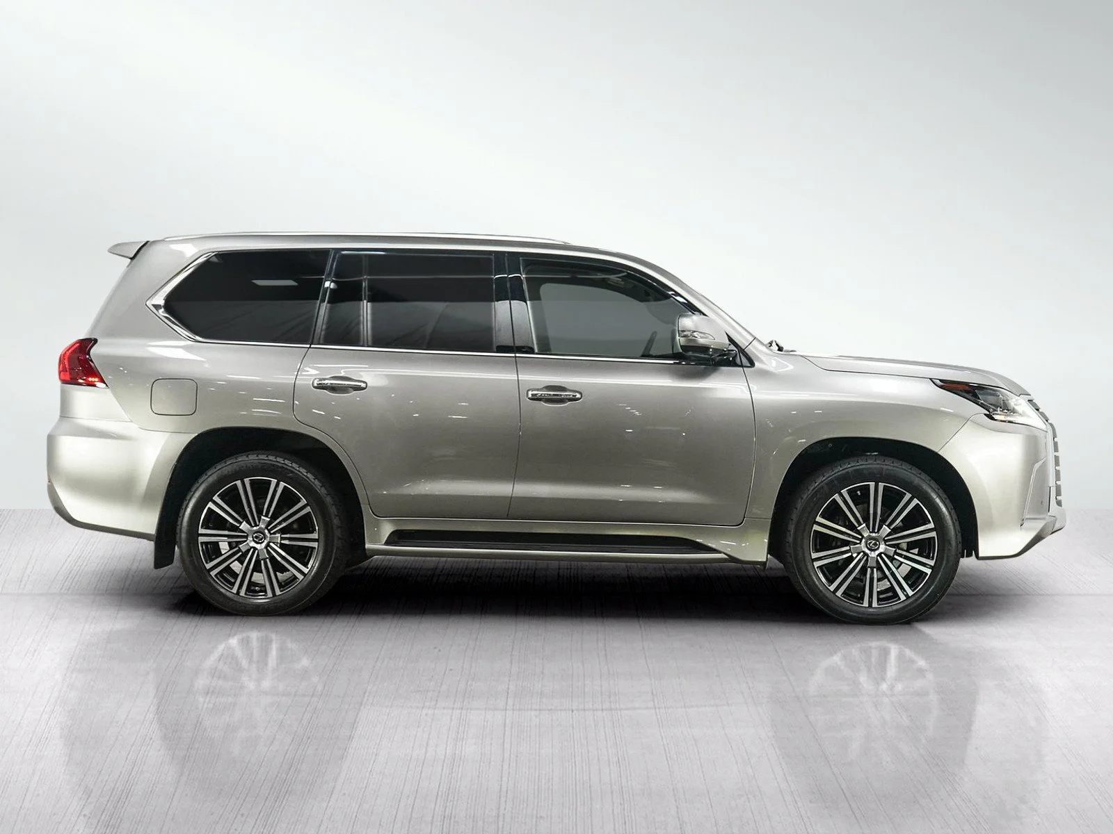 Used 2018 Silver Lexus 570 image 6
