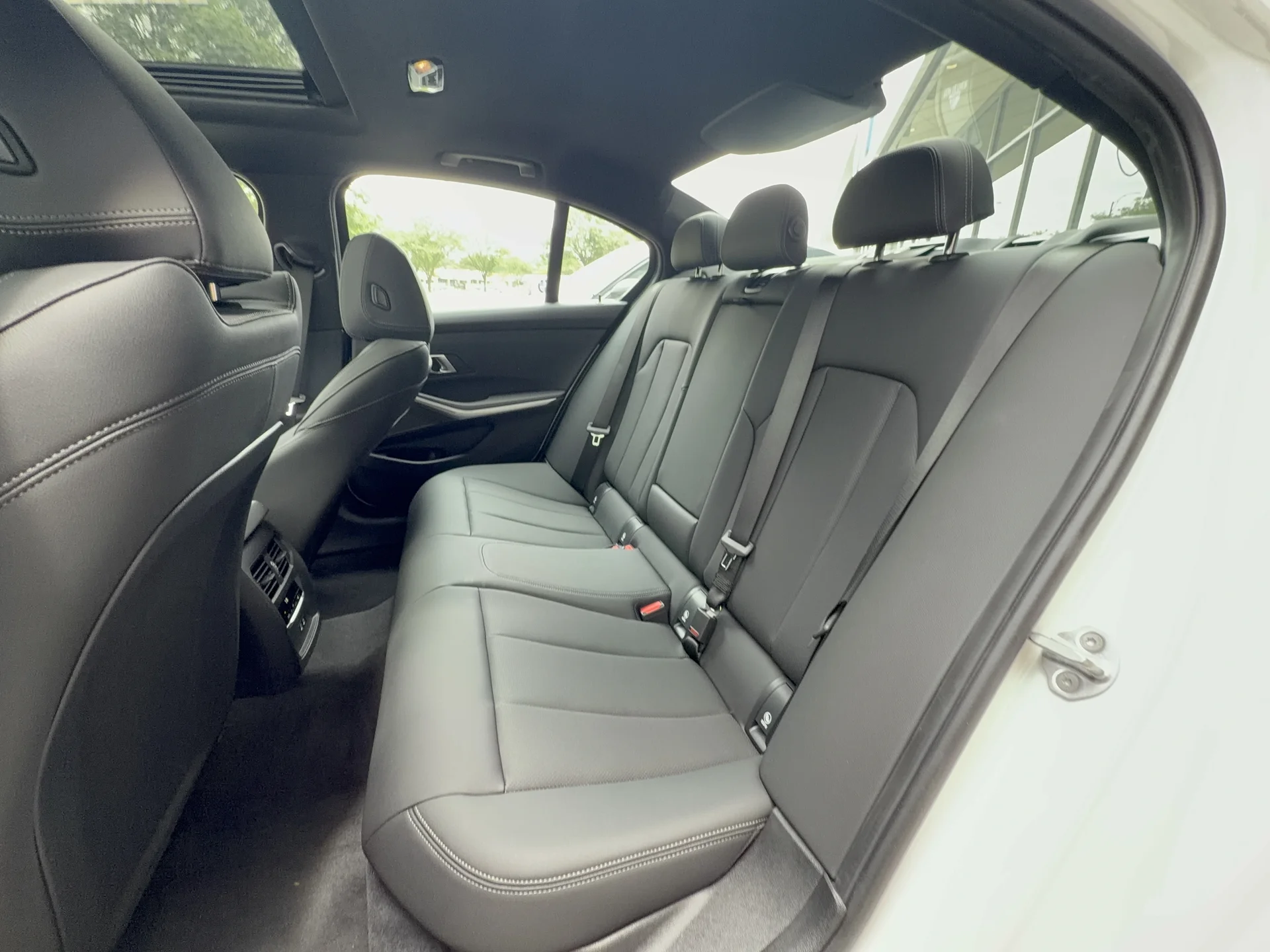 New 2026 Mineral White Metallic BMW xDrive image 26