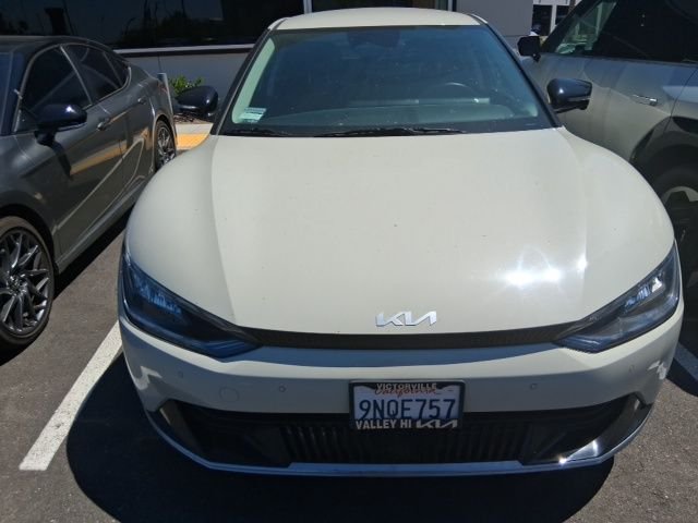 Certified Used 2024 White Kia Wind image 9