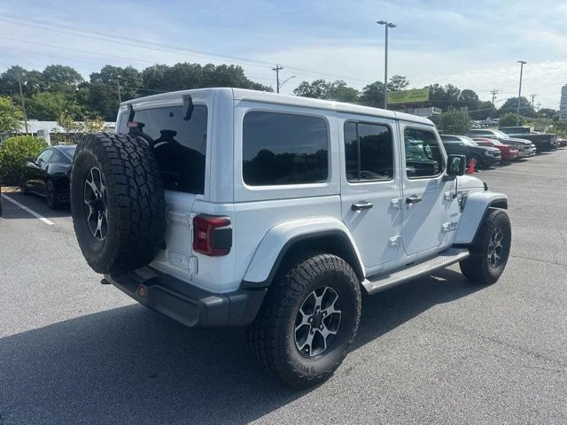 Used 2018 White Jeep Unlimited Sahara image 3