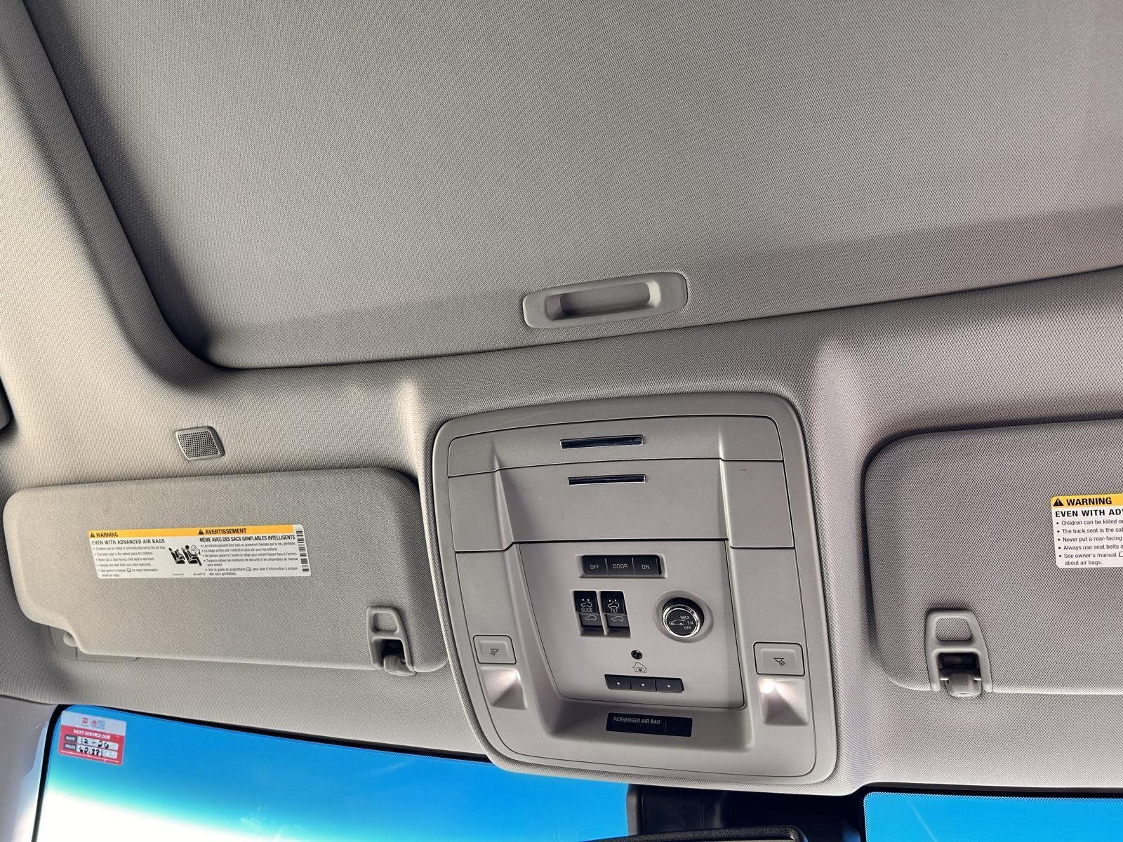 Used 2019 Iridescent Pearl Tricoat Chevrolet Premier image 21