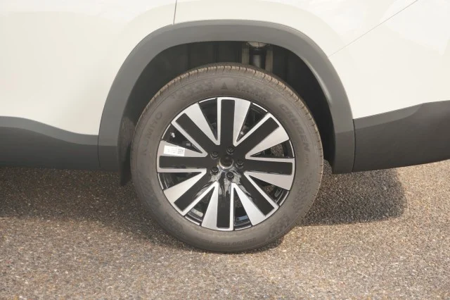 New 2027 Sandstone Volkswagen SE w/Technology image 13