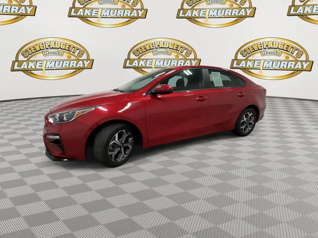 Used 2021 Currant Red Kia LXS image 7