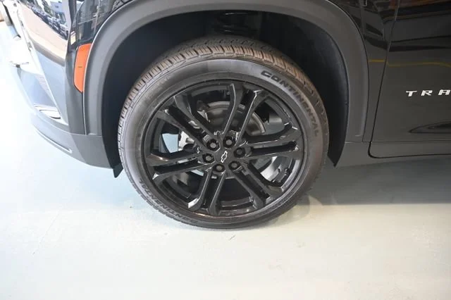 New 2026 Mosaic Black Metallic Chevrolet LT image 28