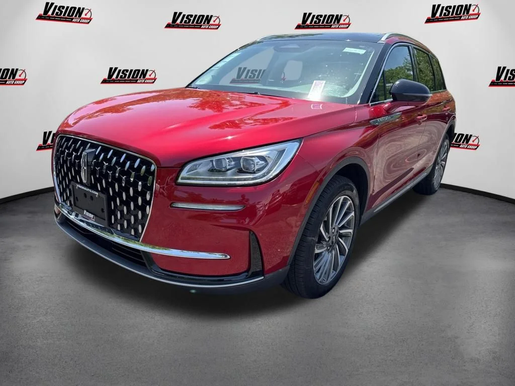 Used 2023 Red Lincoln Reserve image 1