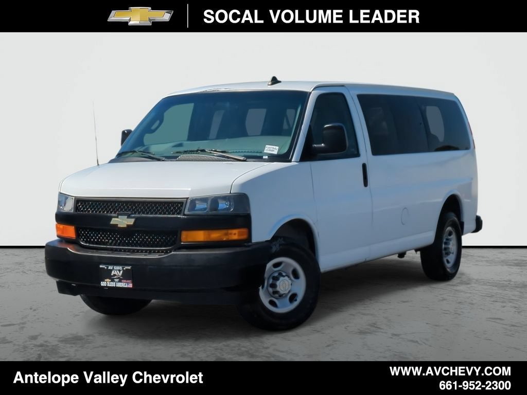 2023 Chevrolet Express 3500 LS's photo