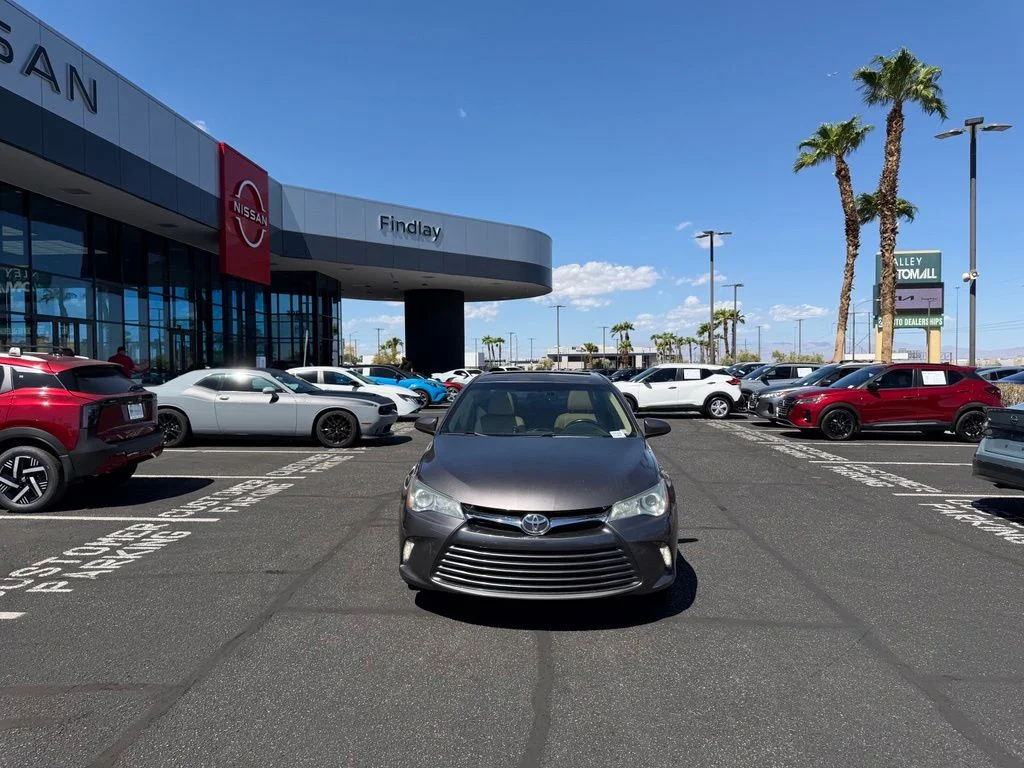 Used 2015 Gray Toyota XLE image 2