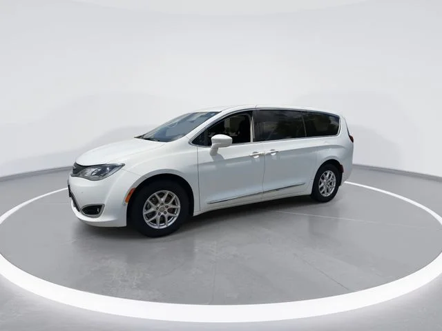 Used 2020 White Chrysler Touring image 4