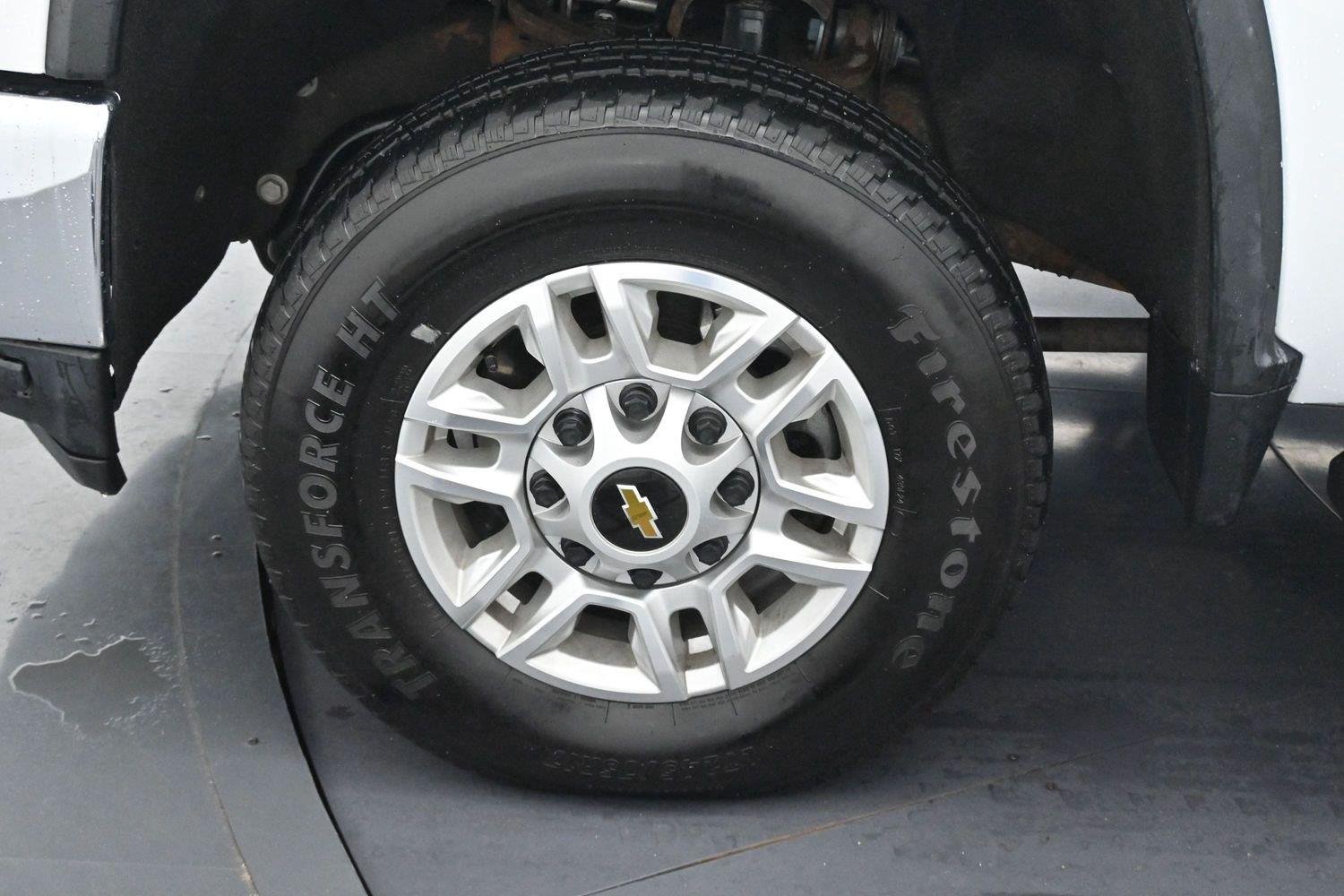 Used 2022 Summit White Chevrolet LT image 32