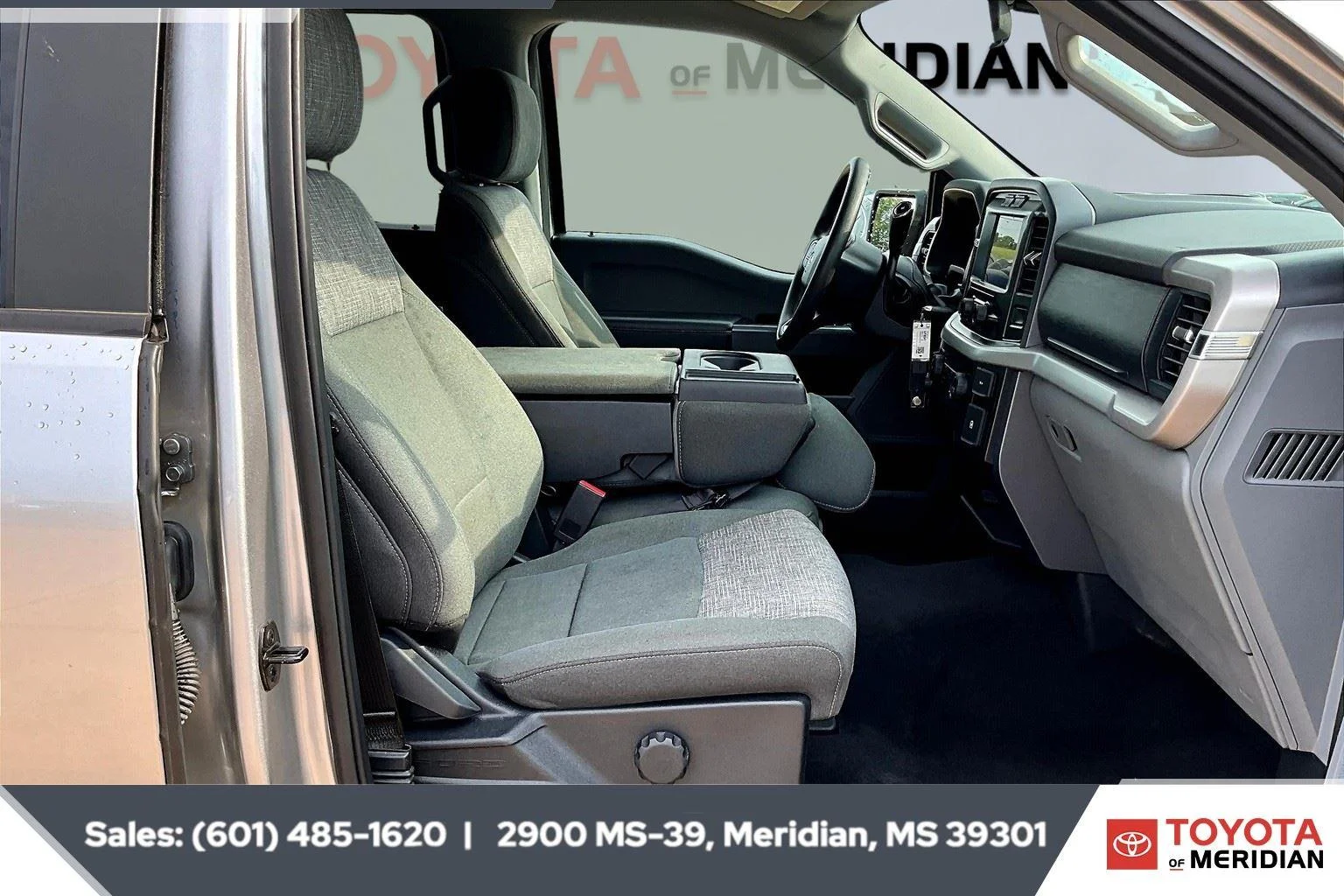 Used 2023 Iconic Silver Ford XLT image 6