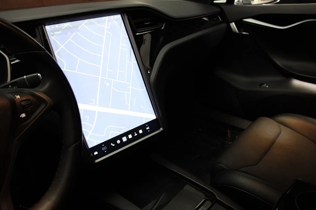 Used 2018 Obsidian Black Metallic Tesla  image 45
