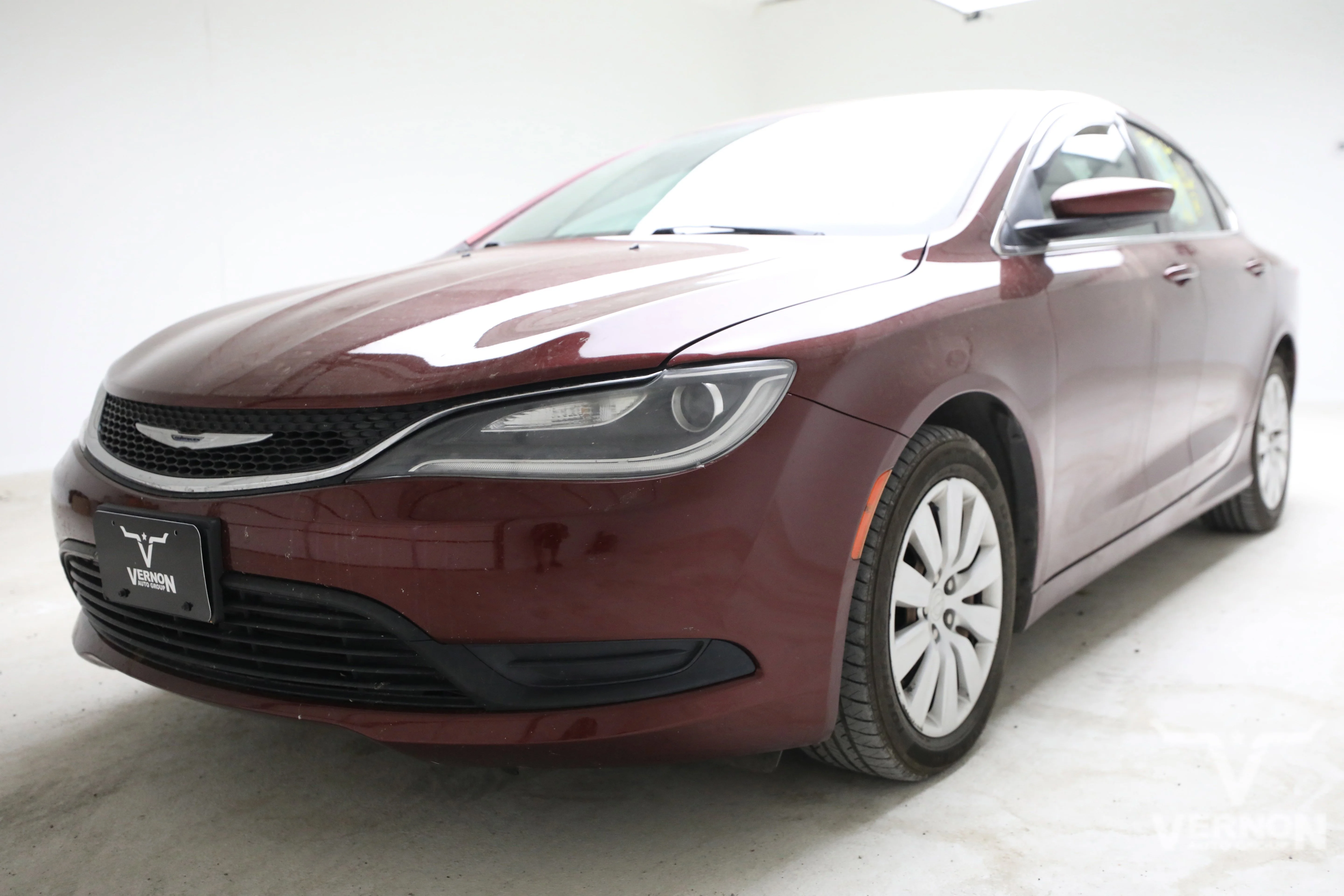 2015 Chrysler 200 LX's photo