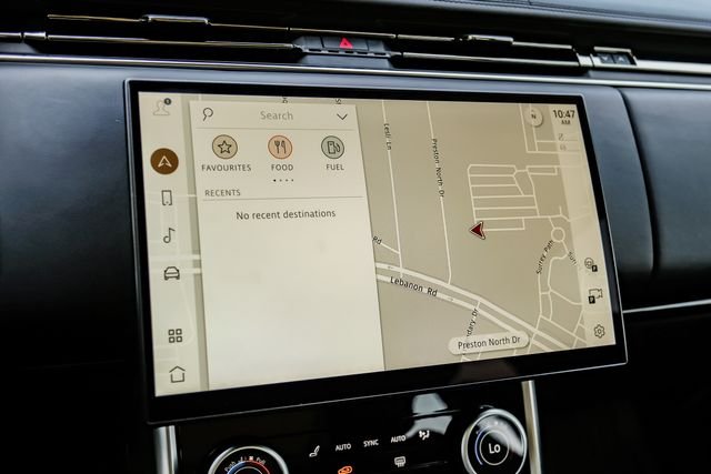 Used 2022 Fuji White Land Rover SE image 26
