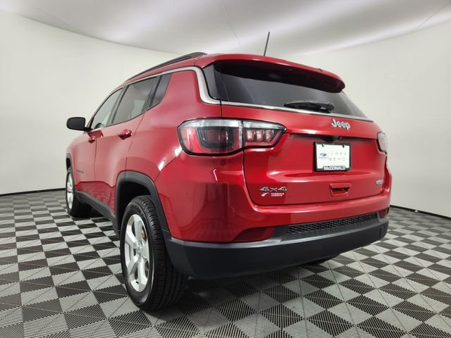 Used 2017 Red Jeep Latitude image 3