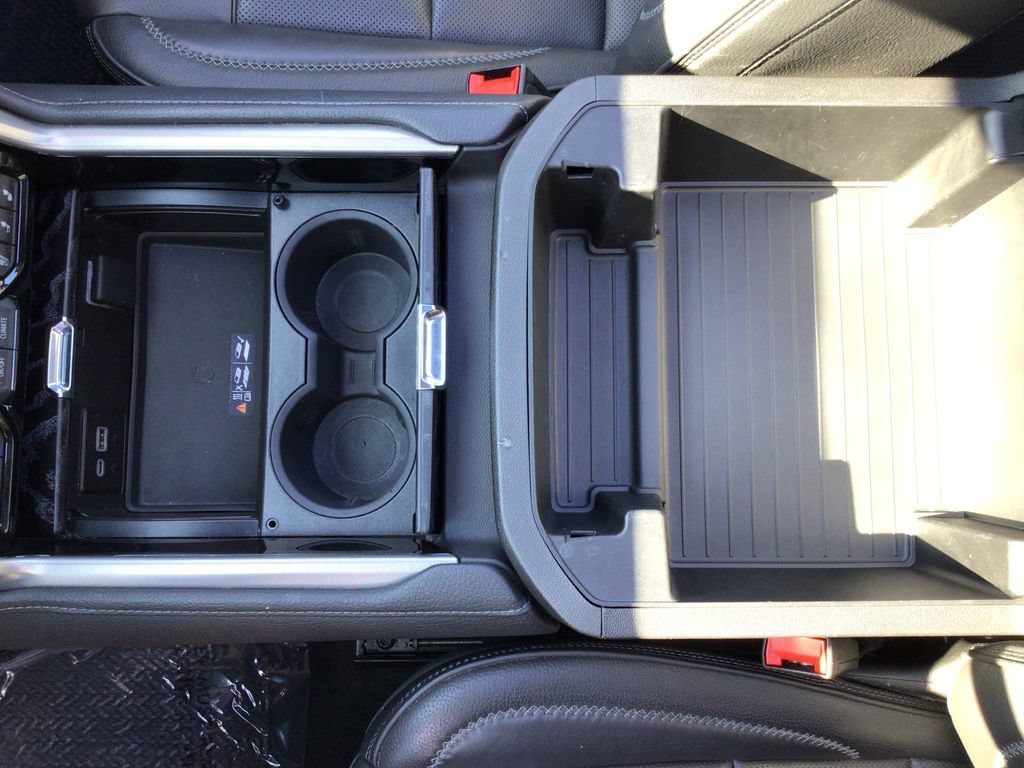 2024 GMC Yukon Denali - Photo 31