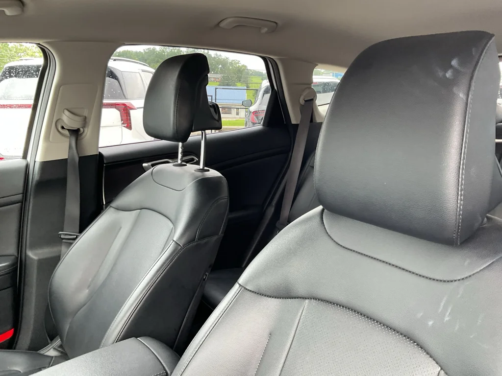 Used 2024 Glacial White Pearl Kia EX image 14