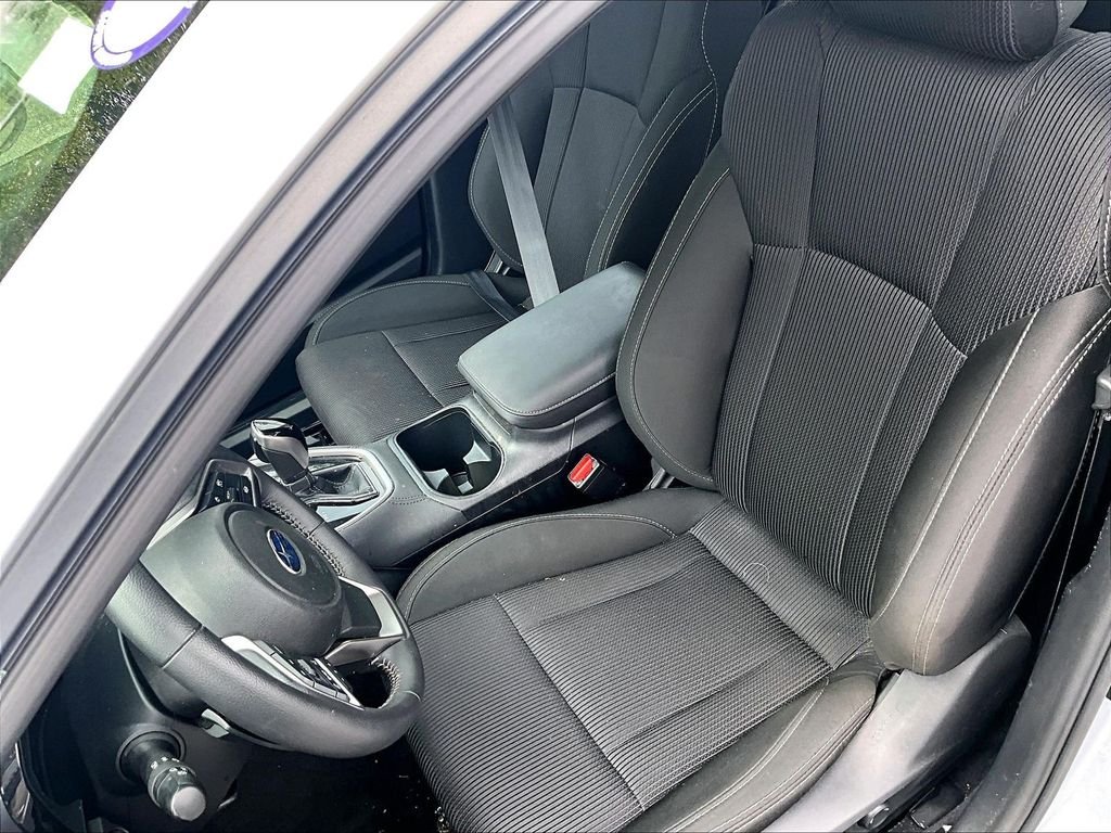 Used 2025 Ice Silver Metallic Subaru Premium image 10