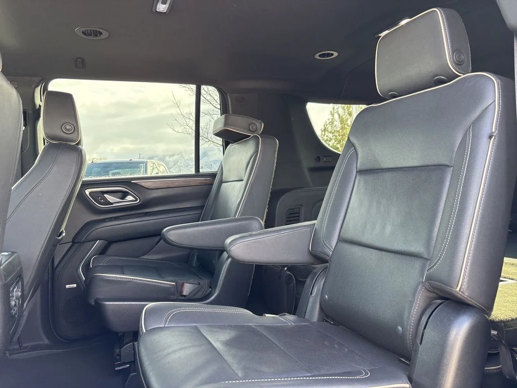 Used 2023 Green Chevrolet Premier image 11