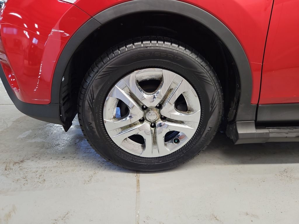 Used 2015 Red Toyota LE image 11