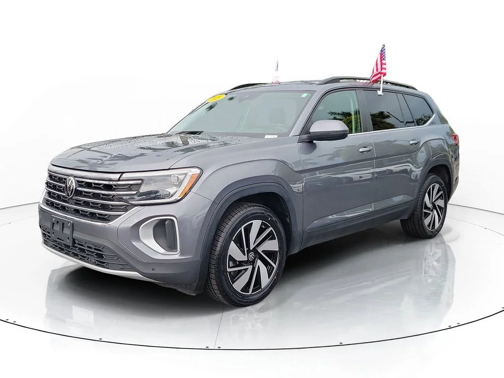 Used 2025 Gray Volkswagen 2.0T SE w/Technology image 4