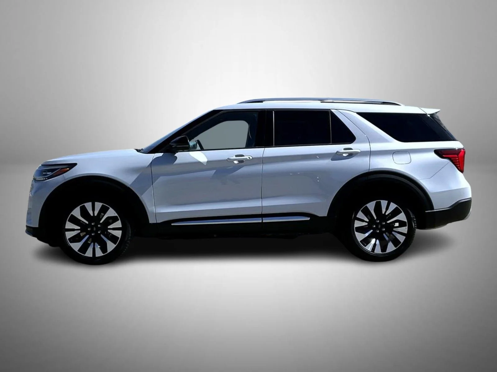 Used 2025 White Ford Platinum image 8