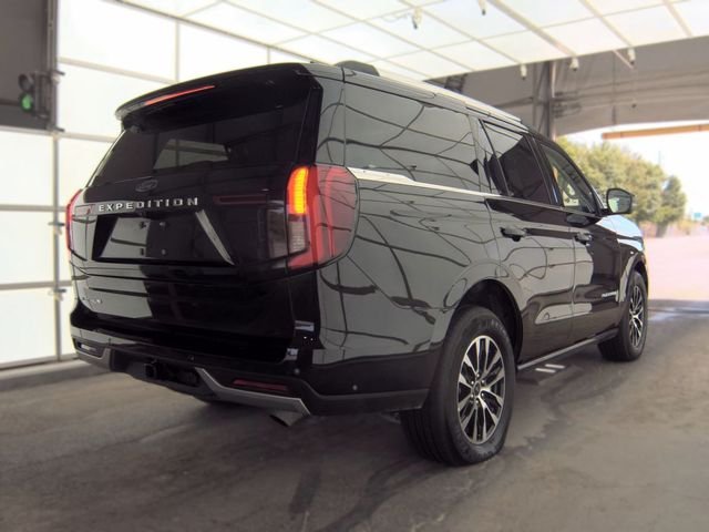 Used 2025 Black Ford Platinum image 5