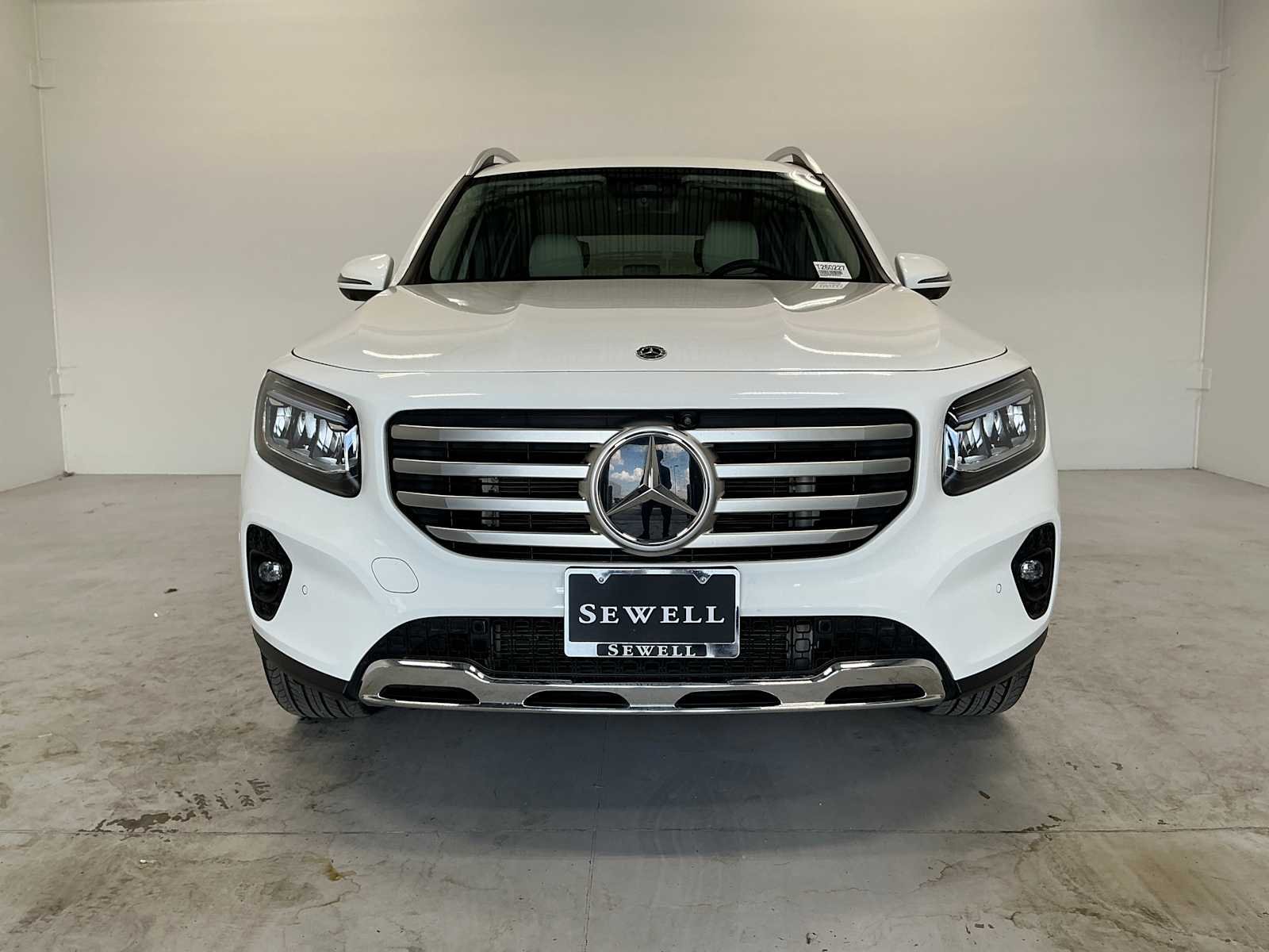 Certified Used 2026 Polar White Mercedes-Benz GLB 250 image 2