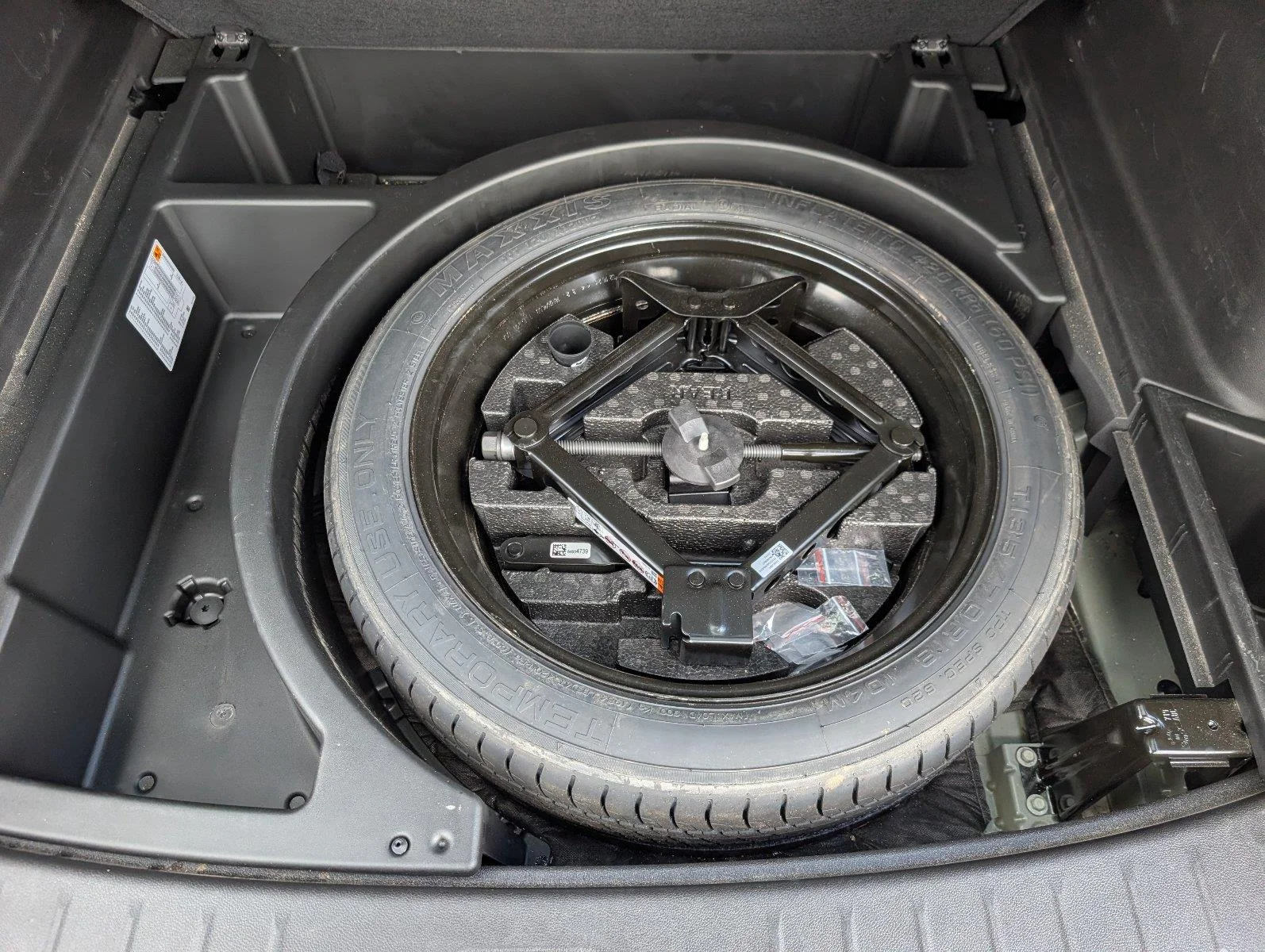 Used 2023 STERLING GRAY METALLIC Chevrolet LT image 16