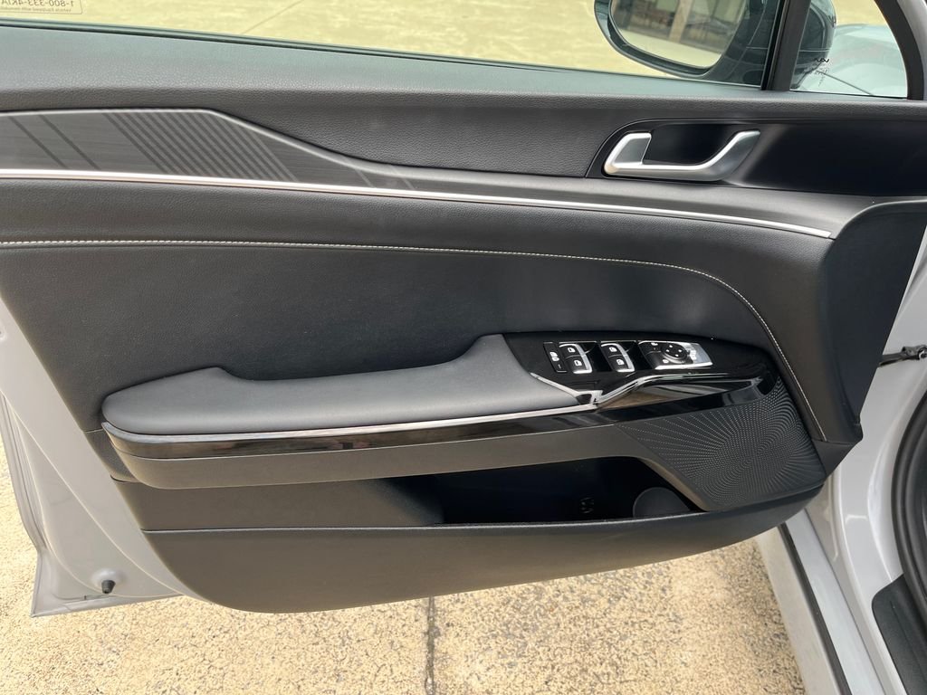 Used 2025 Gray Kia GT-Line image 11