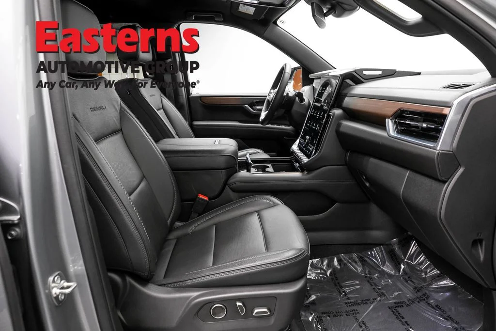 Used 2025 Silver GMC Denali image 27