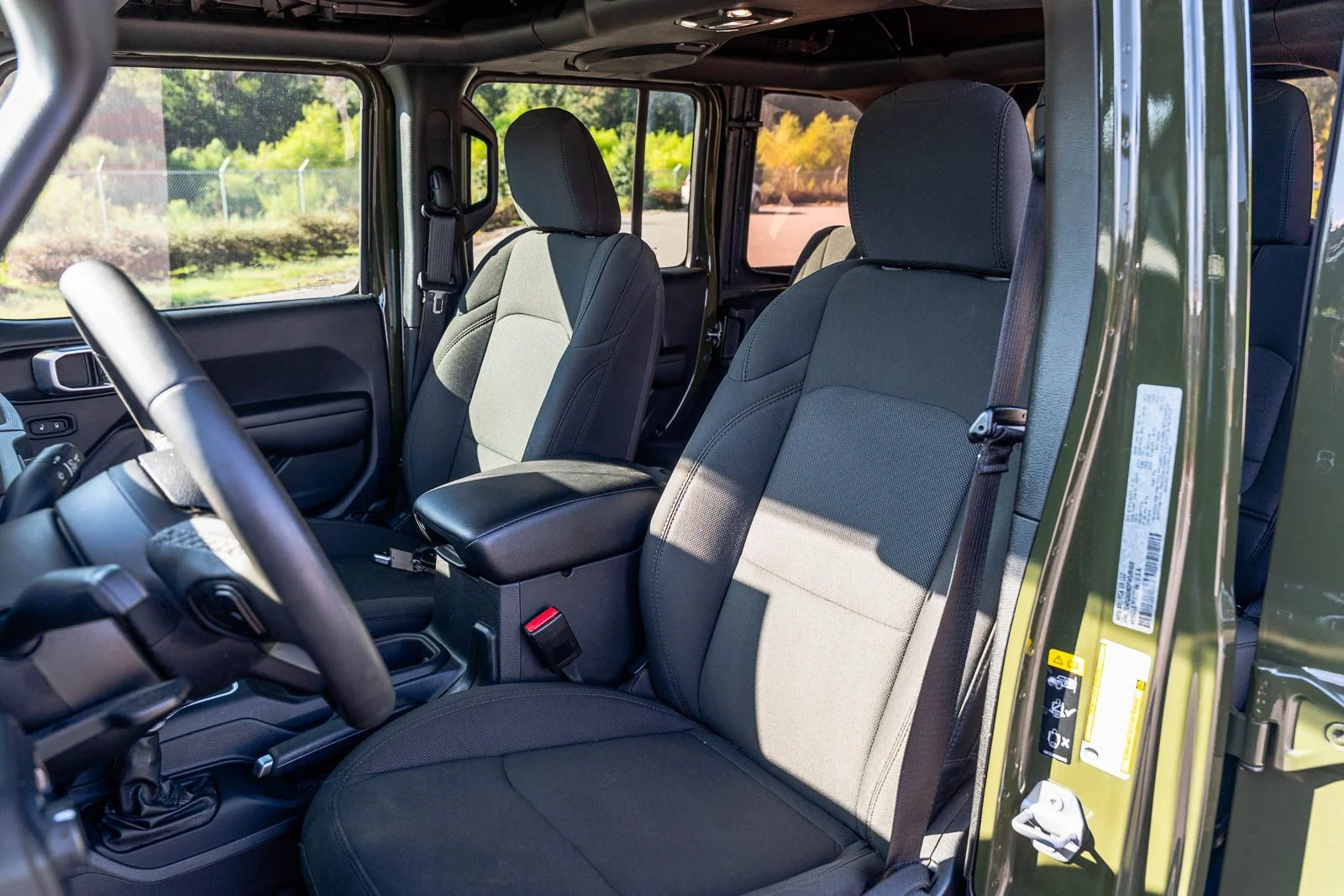 Used 2023 Green Jeep Sport S image 19